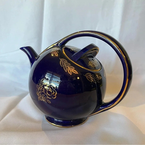 Vintage 1940s Hall China Cobalt Blue Airflow Teapot - Picture 2 of 4